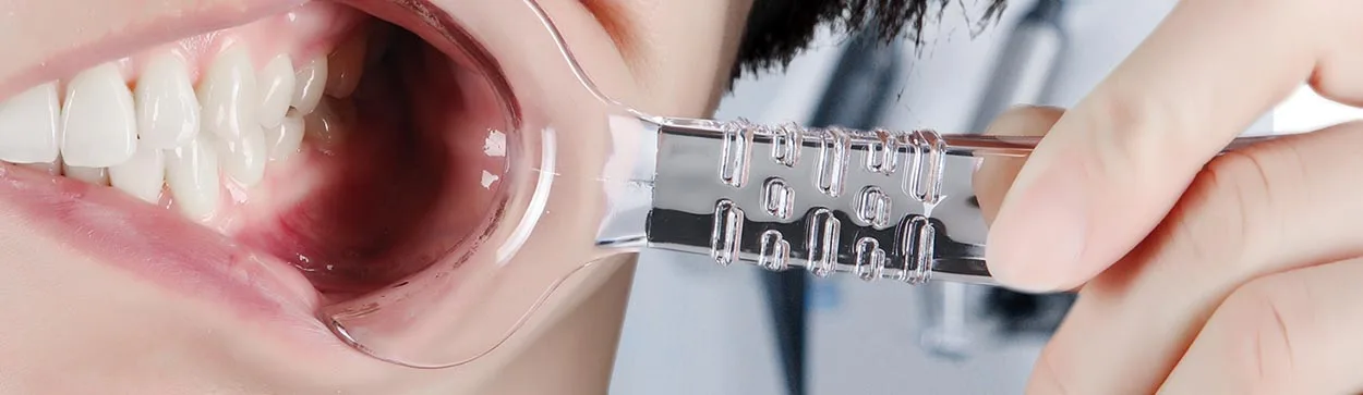 adopting cheek retractors